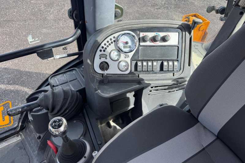 OmecoHub - Immagine JCB 4CX